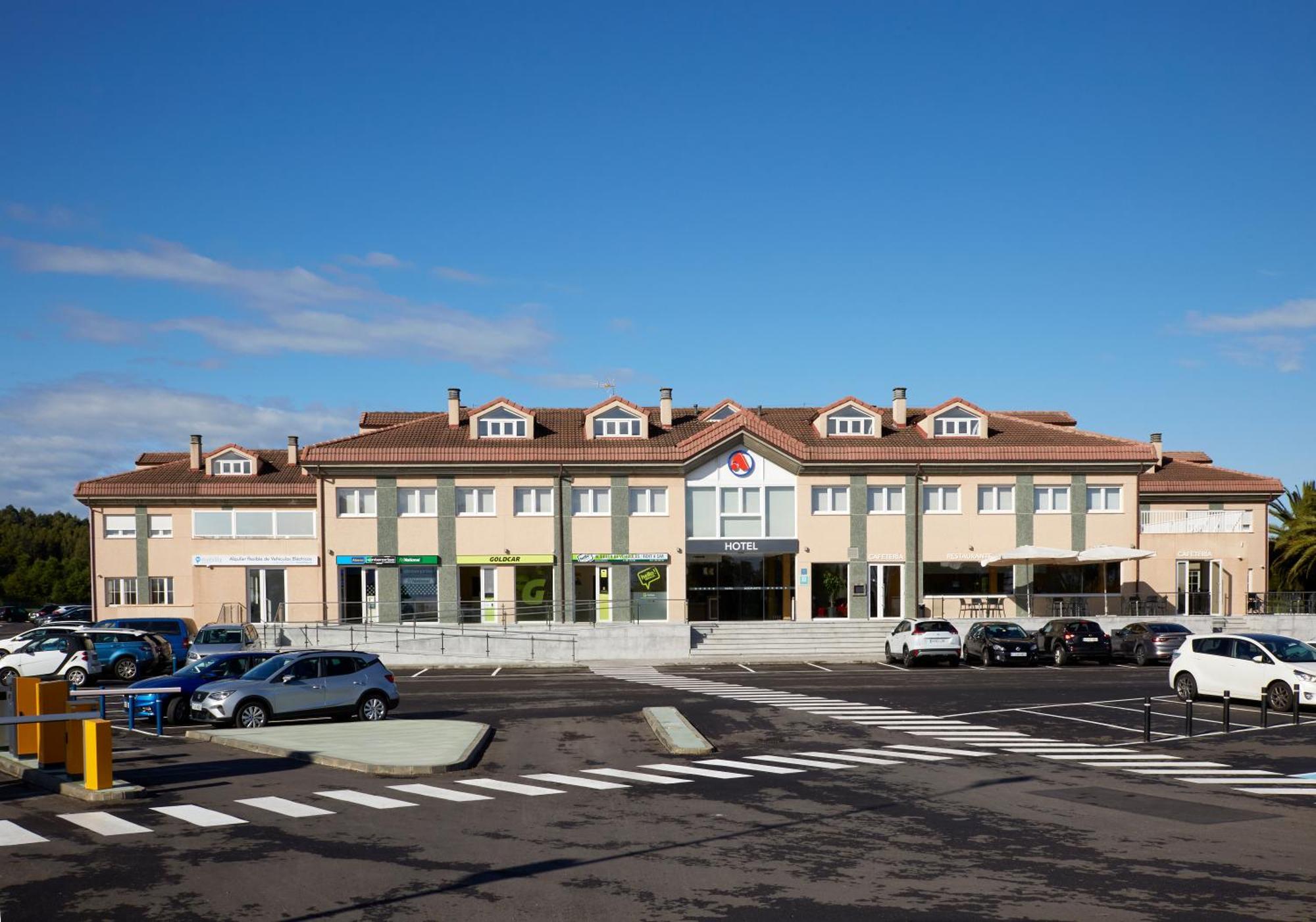 Hotel Arias Aeropuerto Santiago Del Monte Dış mekan fotoğraf